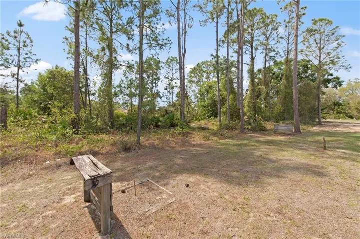 Horseshoe pit