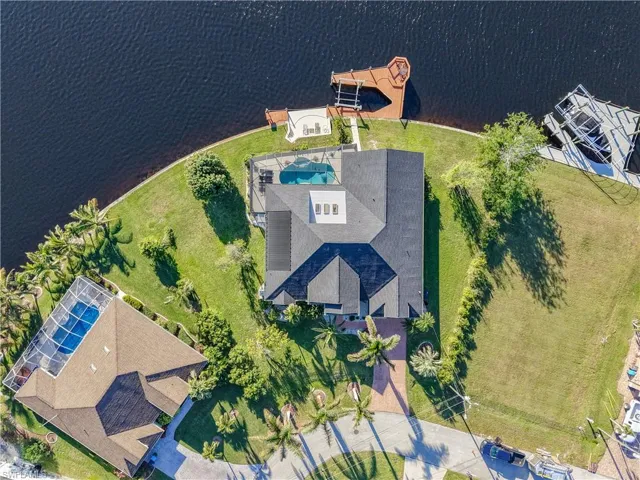 Aerial view of property and surrounding area
