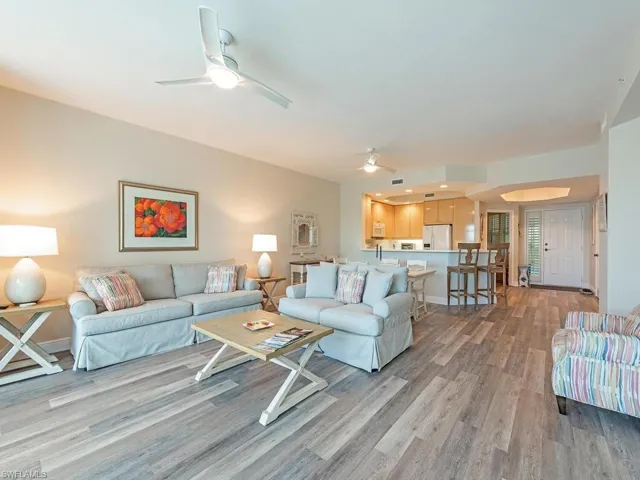 420  Cove Tower  DR, Naples, FL 34110