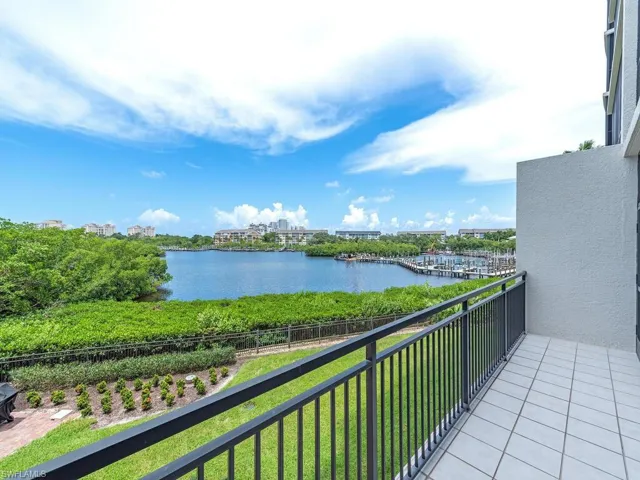 420  Cove Tower  DR, Naples, FL 34110