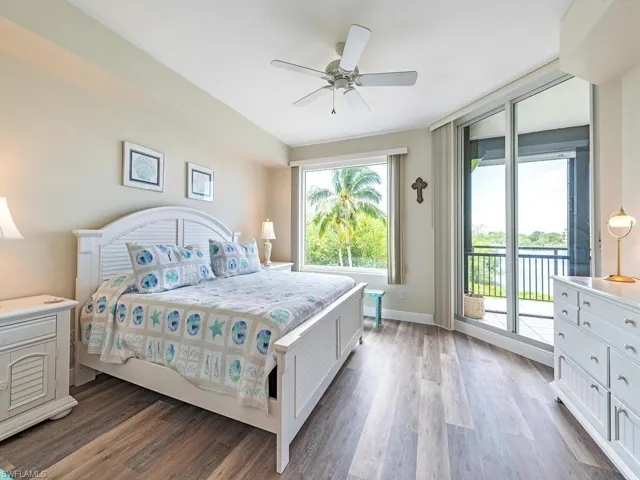 420  Cove Tower  DR, Naples, FL 34110