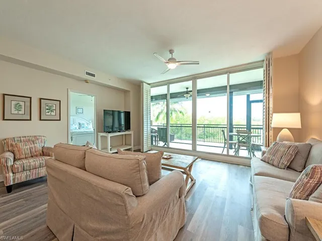 420  Cove Tower  DR, Naples, FL 34110