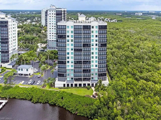 420  Cove Tower  DR, Naples, FL 34110