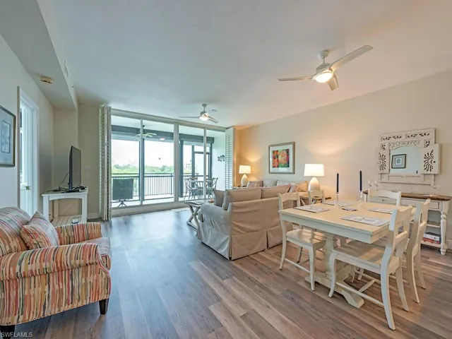 420  Cove Tower  DR, Naples, FL 34110