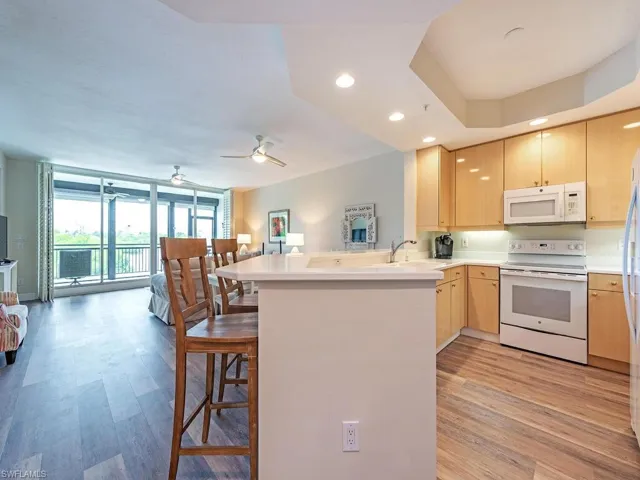 420  Cove Tower  DR, Naples, FL 34110