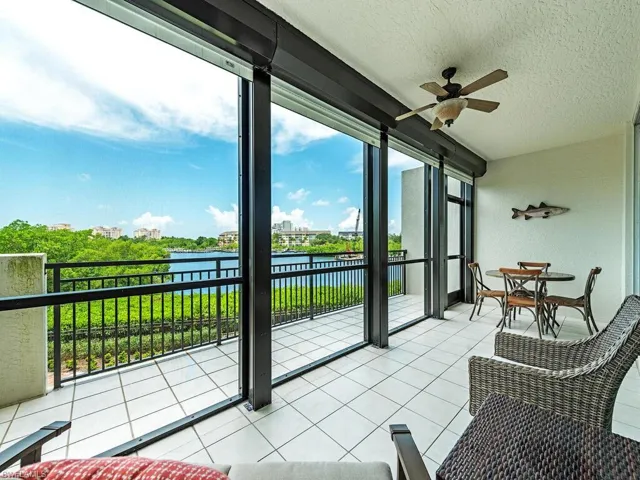 420  Cove Tower  DR, Naples, FL 34110
