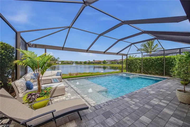 9396 Glenforest Dr, Naples, Florida 34120