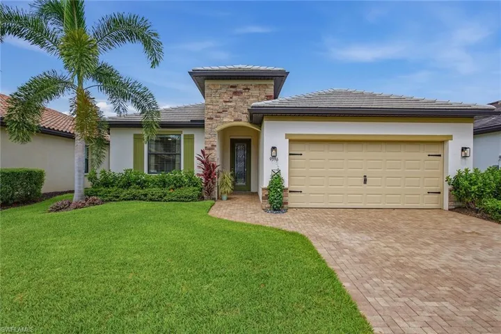 9396 Glenforest Dr, Naples, Florida 34120
