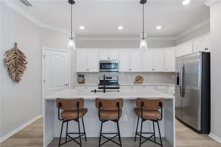 9396 Glenforest Dr, Naples, Florida 34120