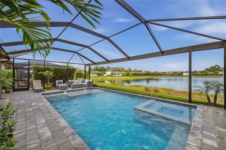 9396 Glenforest Dr, Naples, Florida 34120