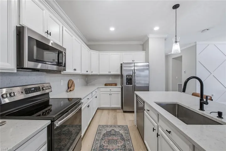 9396 Glenforest Dr, Naples, Florida 34120