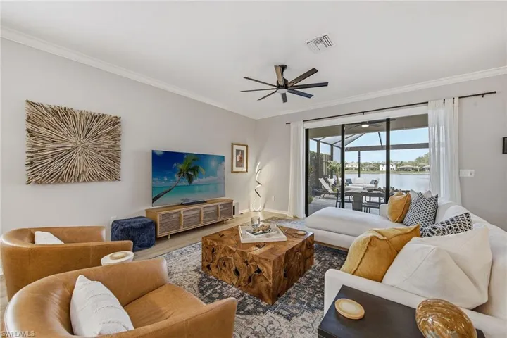 9396 Glenforest Dr, Naples, Florida 34120