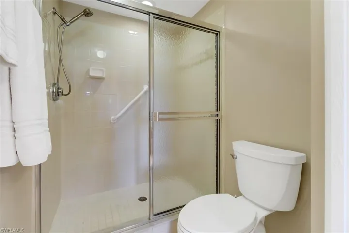 9035  Michael  CIR, Naples, FL 34113