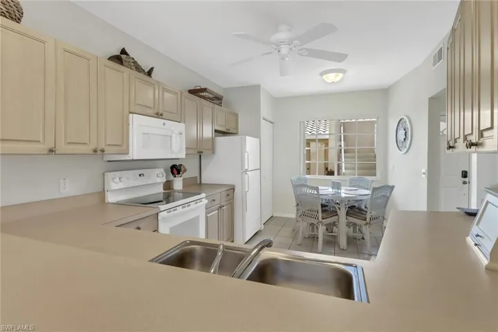 9035  Michael  CIR, Naples, FL 34113