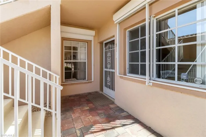 9035  Michael  CIR, Naples, FL 34113