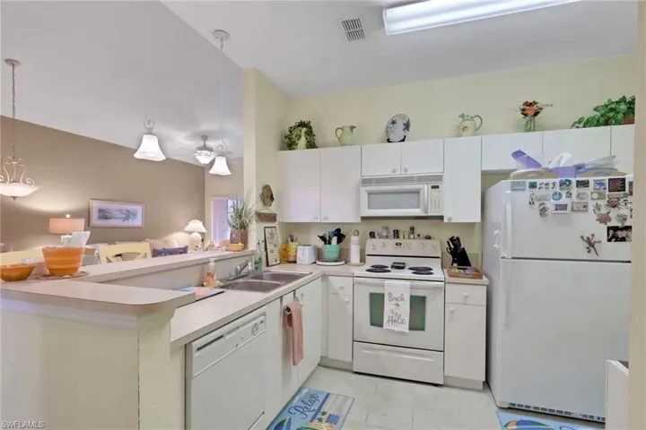 4236 Bellasol Cir 1021, Fort Myers, Florida 33916