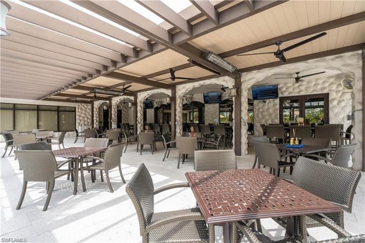 Cabana dining.