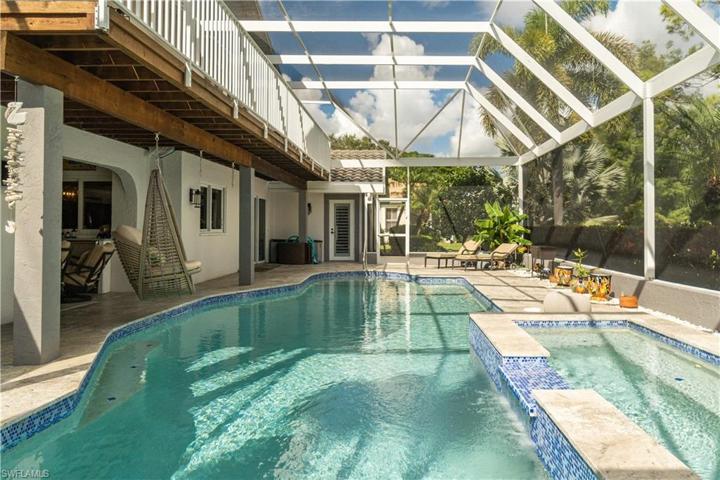 Pool and Lanai.