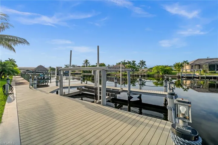 New large composite dock, perfect for fishing or relaxing