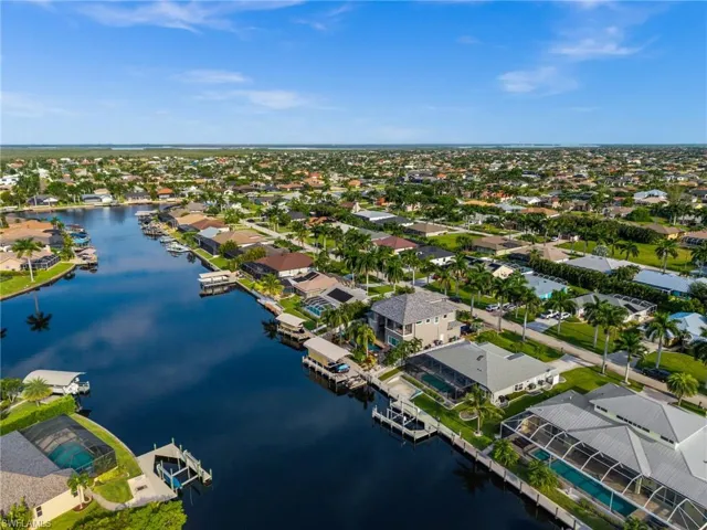 Beautiful and wide canal!