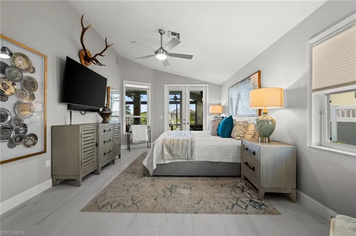 So much space, and private entrance to the lanai