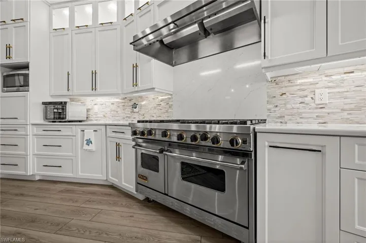 Commercial grade Viking gas stove and griddle with double oven