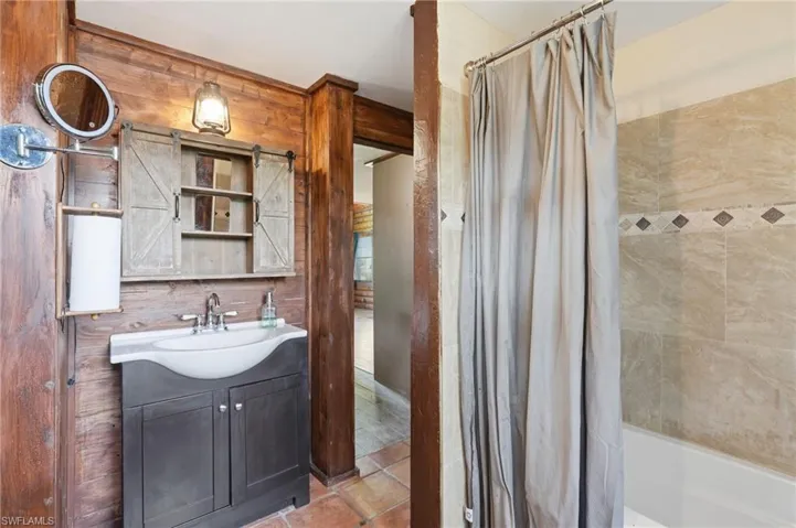 3935 24th Ave Se, Naples, Florida 34117