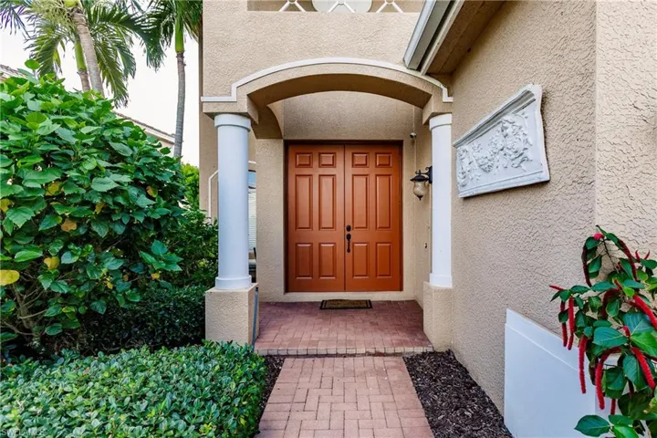 3573 Malagrotta Cir, Cape Coral, Florida 33909