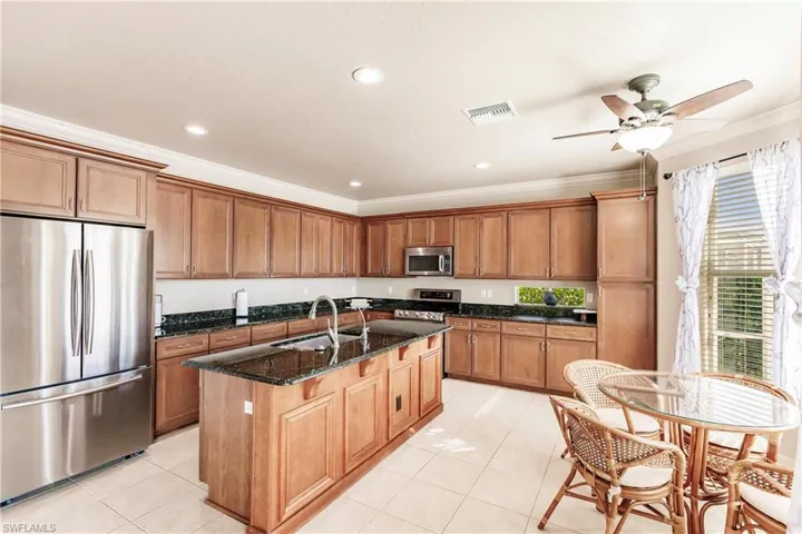 3573 Malagrotta Cir, Cape Coral, Florida 33909