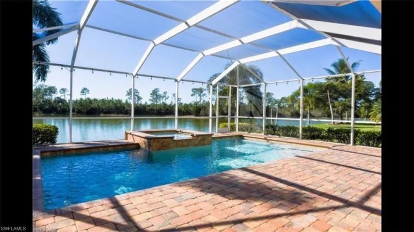 3573 Malagrotta Cir, Cape Coral, Florida 33909