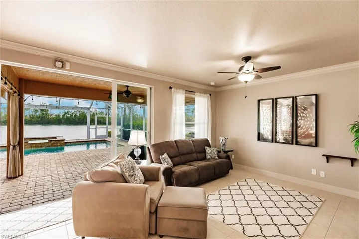 3573 Malagrotta Cir, Cape Coral, Florida 33909