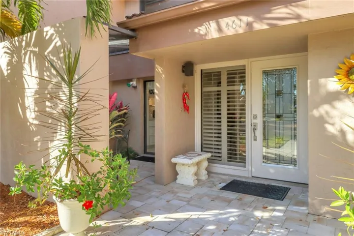Entrance to property featuring a patio area