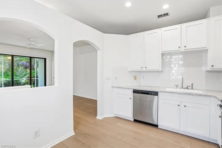 7550 Meadow Lakes Dr 4701, Naples, Florida 34104