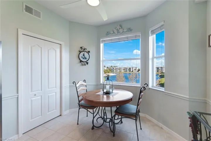 Breakfast Nook Overlooking Lake