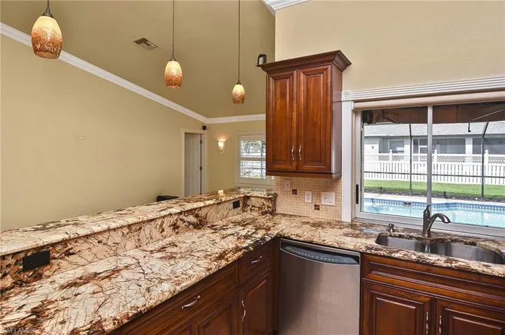 Kitchen / Living Room