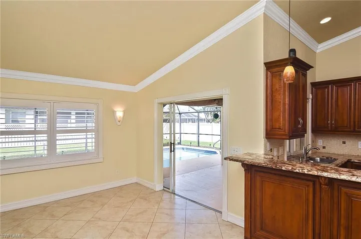 Living Room to Lanai