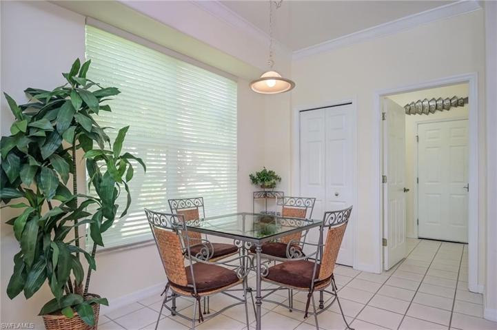 Breakfast nook