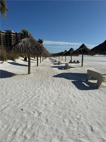 RESIDENTS BEACH HUTS
