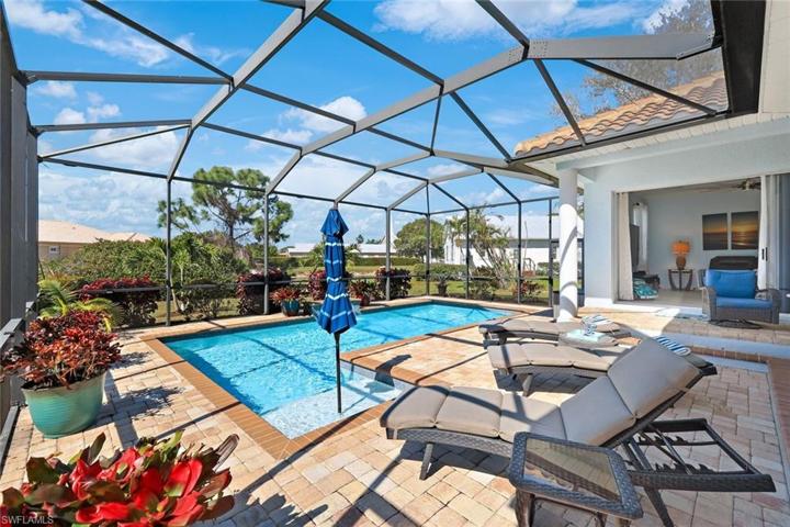 POOL UMBRELLA DOWN