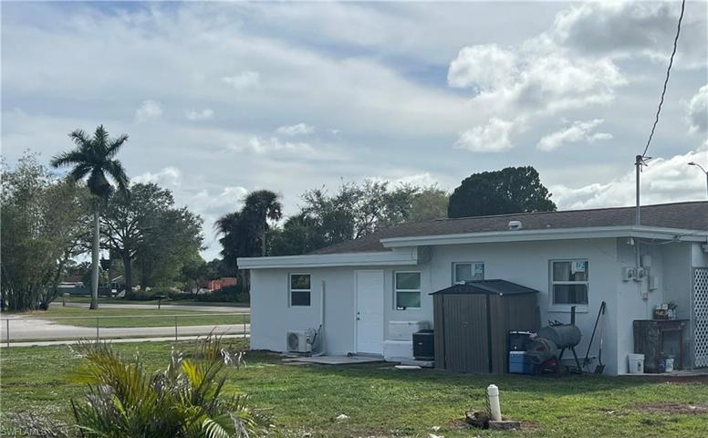 4375 Golden Gate PKWY, NAPLES FL 34116