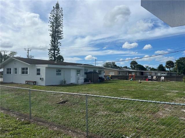 4375 Golden Gate PKWY, NAPLES FL 34116