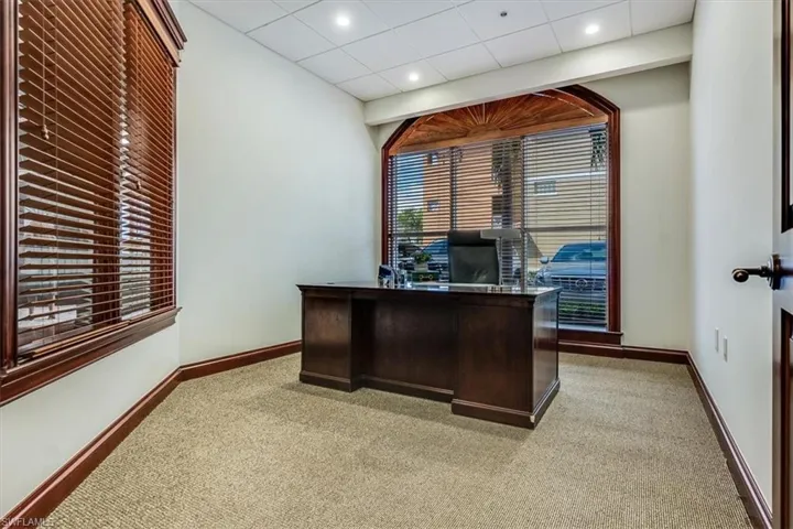 599 Tamiami Trl N 101, Naples, Florida 34102
