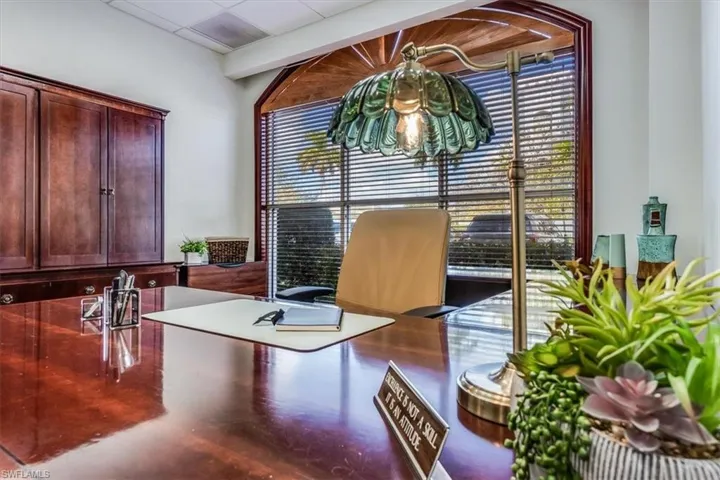 599 Tamiami Trl N 101, Naples, Florida 34102