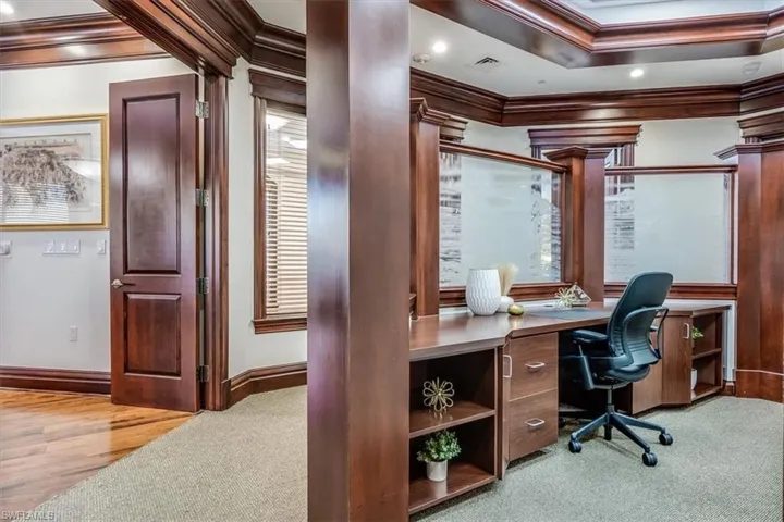599 Tamiami Trl N 101, Naples, Florida 34102