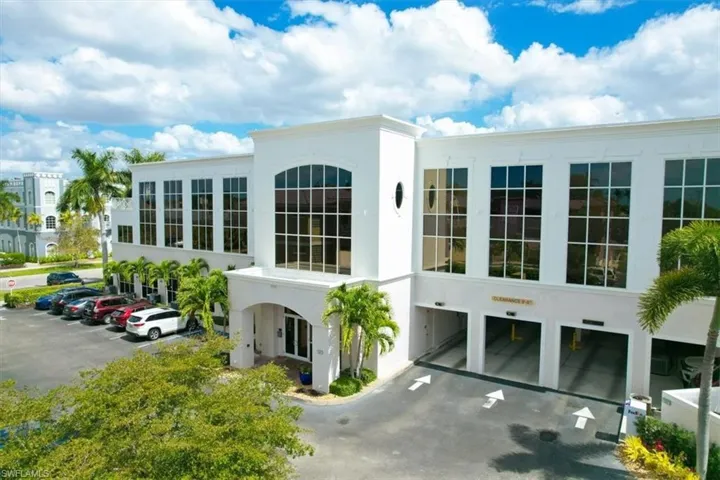 599 Tamiami Trl N 101, Naples, Florida 34102