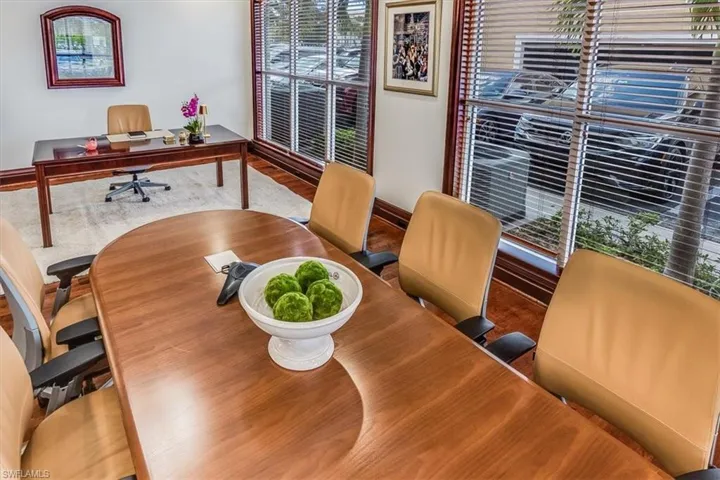 599 Tamiami Trl N 101, Naples, Florida 34102