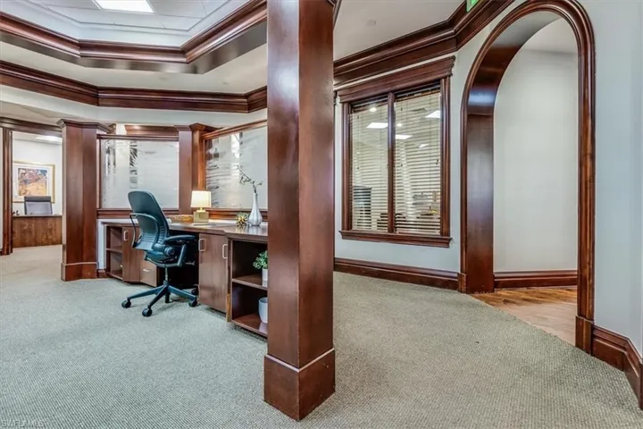 599 Tamiami Trl N 101, Naples, Florida 34102