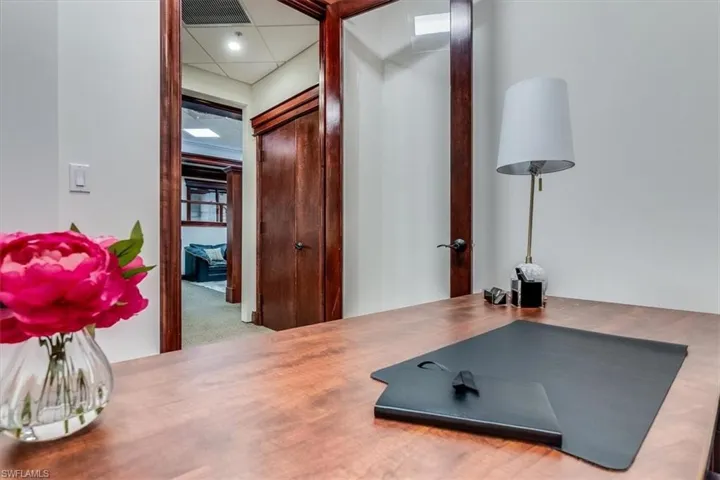 599 Tamiami Trl N 101, Naples, Florida 34102