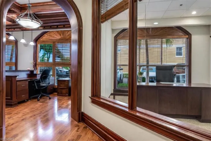 599 Tamiami Trl N 101, Naples, Florida 34102