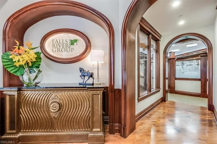599 Tamiami Trl N 101, Naples, Florida 34102